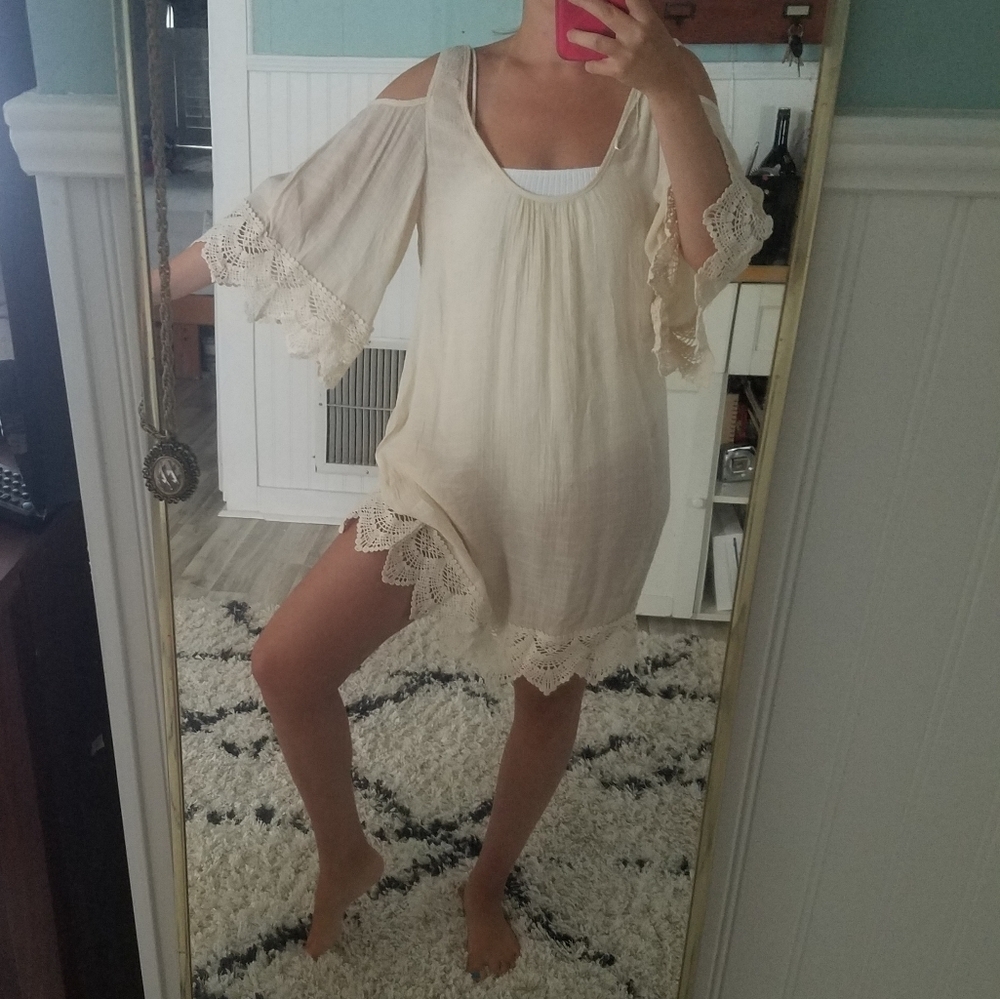 VENUS Lace/crochet trim cover up - Picture 6 of 6